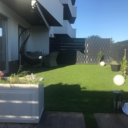Hedonist-Luxury 2 Bedroom Apartment With Private Hot Tub, Garden And Free Parking Trogir Exterior foto