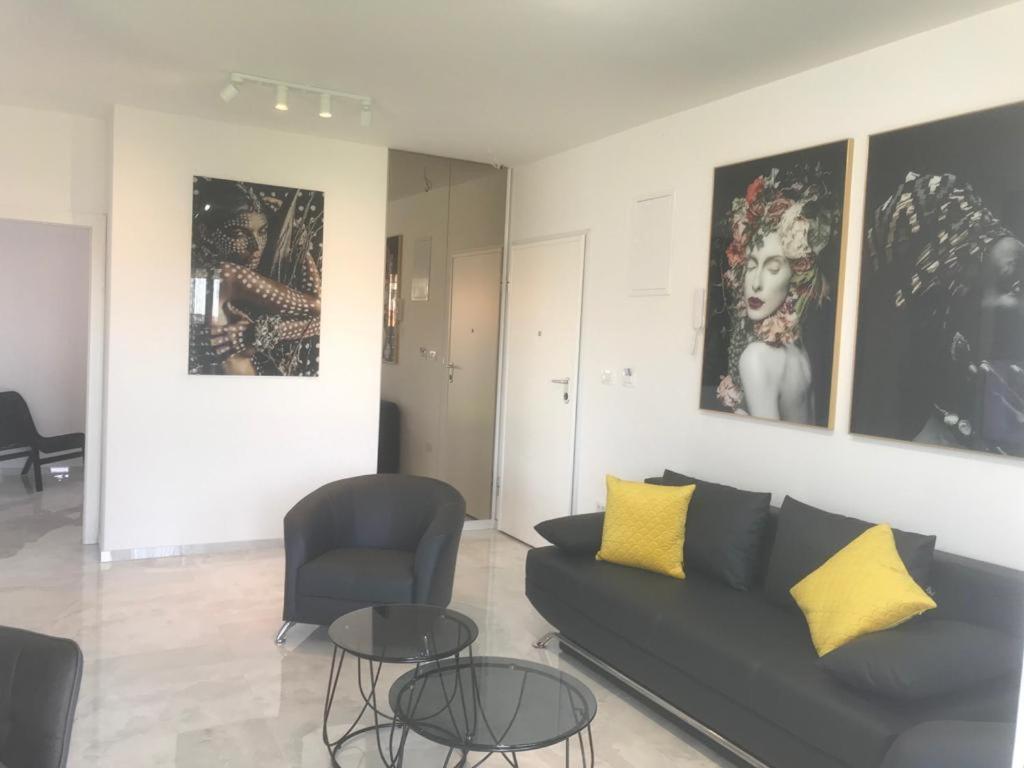 Hedonist-Luxury 2 Bedroom Apartment With Private Hot Tub, Garden And Free Parking Trogir Exterior foto